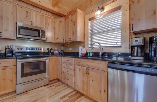 Chalet Village North Cabina | Lover's Hideaway by Jackson Mountain Rentals