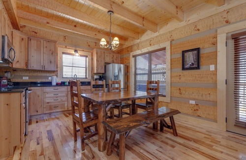 Chalet Village North Cabina | Lover's Hideaway by Jackson Mountain Rentals
