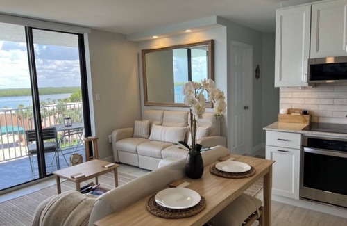 Fort Myers Beach Hotel | Lovers Key Beach Club by Check In Vacation Rentals