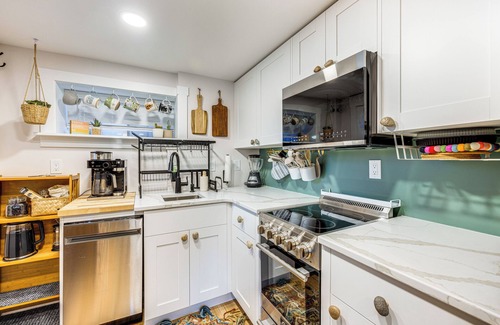 Manitou Springs Apartamento | 'Lovers Lane Chalet' Dtwn Manitou Springs Studio!