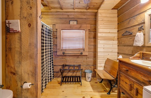 Cave Spring Cabina | Log Cabin Retreat 10 Min de Rome Georgia! 5 min de Cave Spring Georgia!