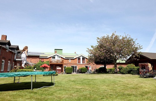 Lemkendorf Apartamento | Apartamento amueblado con cariño "Landleev" en una gran granja en Fehmarn