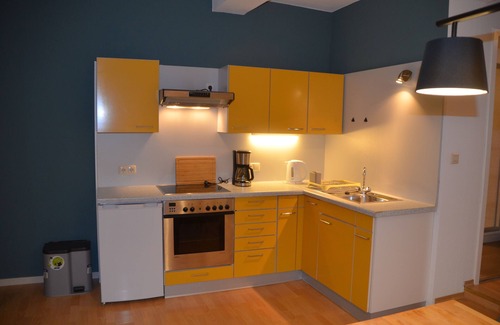 Hamelin Apartamento | Apartamento amueblado con amor en una casa de entramado de madera.