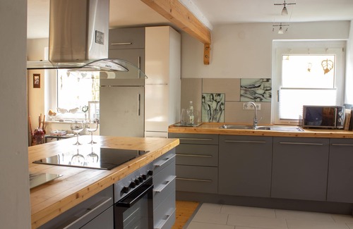 Naila Apartamento | Lovingly restored vacation home decorative barn with roof terrace
