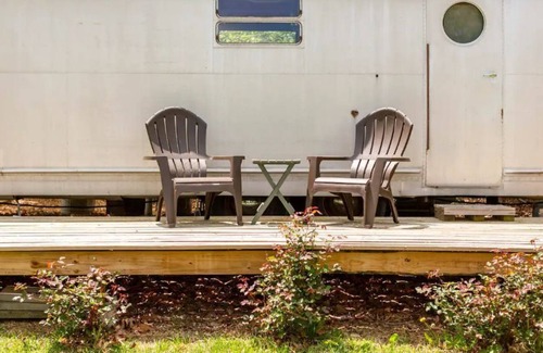 Mars Hill Casa | Lovingly Restored Mid Century Modern, 1951 Spartan Imperial Mansion Camper
