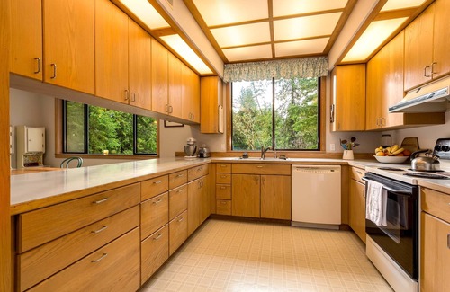Bainbridge Island Casa | Frente al mar bajo en la tranquila bahía de Fletcher. Perfecto para familias