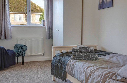 Didcot Apartamento | Low Cost, Pet Friendly 4 Bed + Parking (03)
