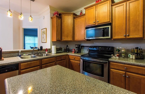 Athens Condominio | Low Country Dawg House | Stunning Walking Trails!