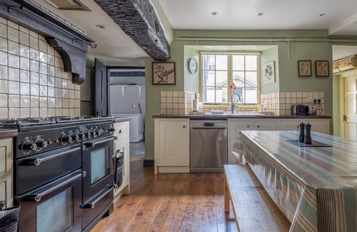 Graythwaite Cabaña | LOW GRAYTHWAITE HALL, pet friendly, with pool in Hawkshead