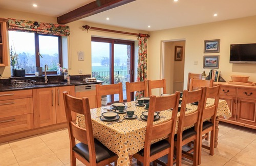 Watermillock Cabaña | LOW HOUSE, with open fire in Penrith