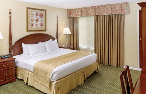 Berkeley Complejo | Tarifas más bajas para The Historic Powhatan Resort