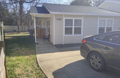 Wessex Square Casa | Low $, safe, clean 2b/1ba, S.E Charlotte, 28226,ext. stay OK, pets OK, DISCOUNTS