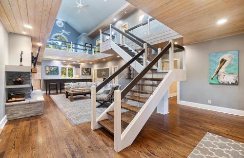 West Beach Casa | LOW374: 374 Low Oak Woods