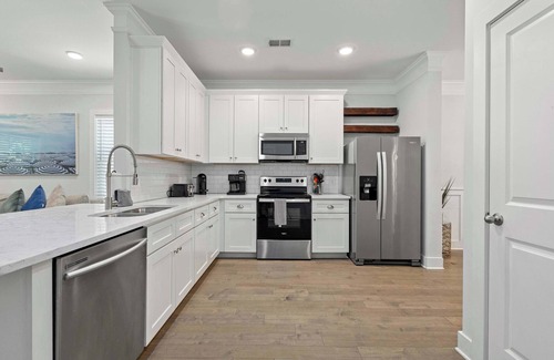 Mount Pleasant Casa | Lowcountry Lux / 5 min to Beach / 7 min to Dtwn