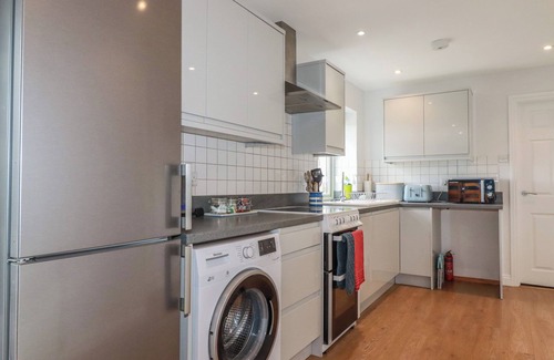 Pendoggett Cabaña | LOWENEK, pet friendly, with open fire in Port Isaac