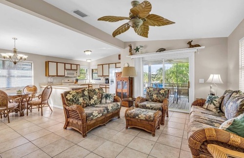 Eden Pines Casa | Lower Keys on quiet canal front w/boat lift, screened-in porch & Pets Welcome!