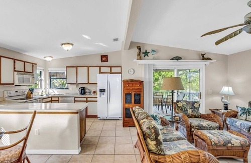Eden Pines Casa | Lower Keys on quiet canal front w/boat lift, screened-in porch & Pets Welcome!