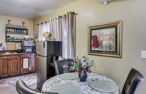 Graham Apartamento | Lower-Level Apt w/ Hot Tub & Sauna in Graham!
