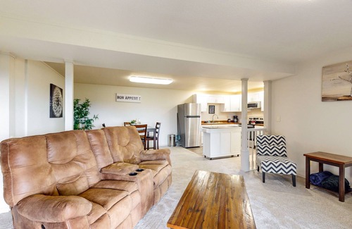 Silverdale Casa | Lower level duplex with patio, mountain views and W/D