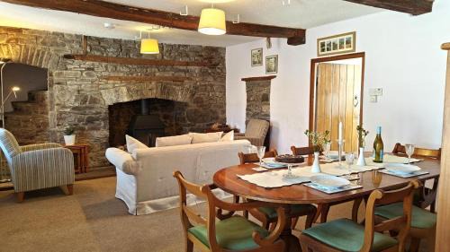 Llangynidr Casa | Lower Lock Cottage