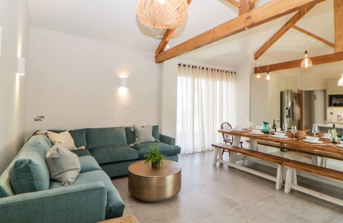 Clyst St Mary Cabaña | LOWER MARSH BARNS, pet friendly, character holiday cottage in Whimple