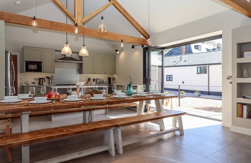 Clyst St Mary Cabaña | LOWER MARSH BARNS, pet friendly, character holiday cottage in Whimple