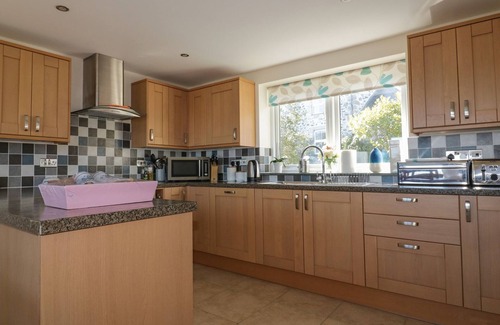 Coverack Casa | LOWER MELLAN BARN, pet friendly, luxury holiday cottage in Coverack