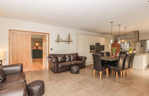 Dartmouth Cabaña | LOWER NORTON FARMHOUSE, que admite mascotas en Dartmouth, Ref 1003295