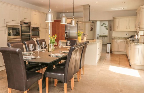 Dartmouth Cabaña | LOWER NORTON FARMHOUSE, que admite mascotas en Dartmouth, Ref 1003295