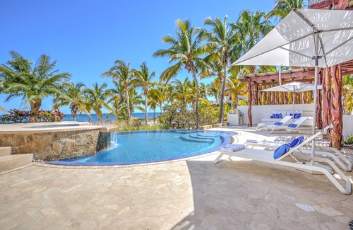 La Paz Apartamento | Lower Palmilla: Oceanfront room with pivate pool and jacuzzi