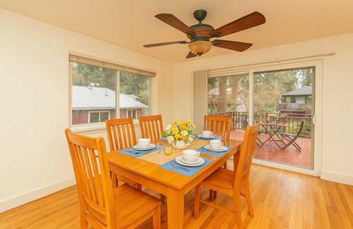 Lower Queen Anne Hotel | Lower Queen Anne Townhome