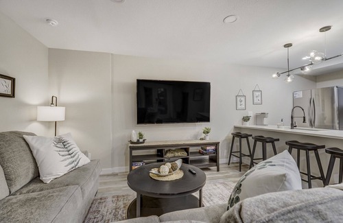 Cascade Casa | Lower Stone Lodge | Hot Tub| Game Room| Lower Unit
