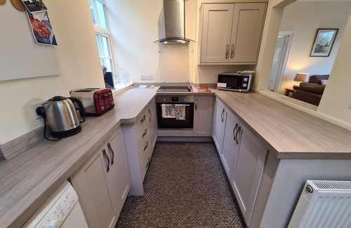 St. Mawes Cabaña | Lower Tresulian - an apartment that sleeps 4 guests in 2 bedrooms