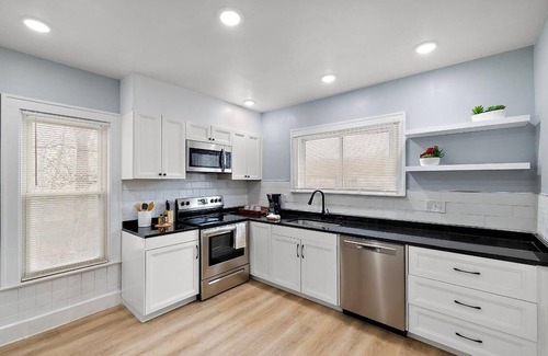 Mount Clemens Apartamento | Lower Unit 183-Down Town Mount Clemens.