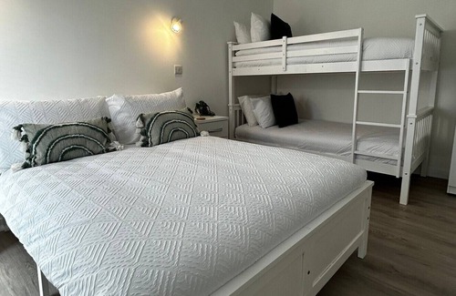 Menai Bridge Cabina | Lowern, a Luxury Retreat Near Menai Bridge