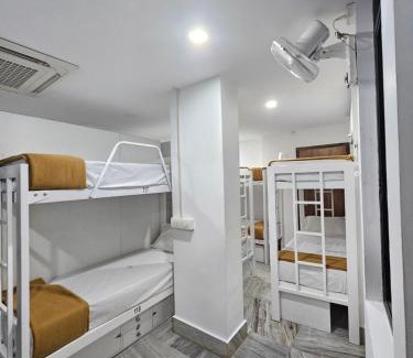 Kozhikode Hotel | Lowfare Dormitory