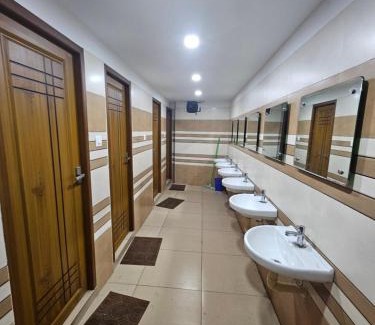 Kozhikode Hotel | Lowfare Dormitory