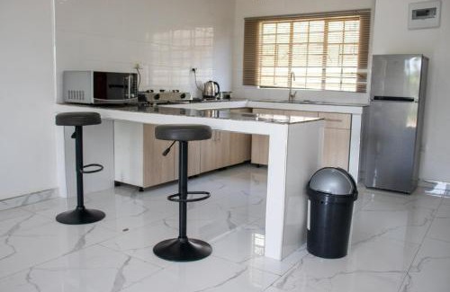 Central Apartamento | Lowin Suites-One-Bed Apartments