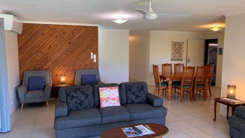 Bongaree Casa | Lowset pet friendly home, with room for a boat, Palm Ave, Bongaree
