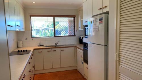 Bongaree Casa | Lowset pet friendly home, with room for a boat, Palm Ave, Bongaree