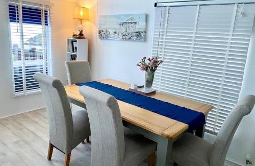 Brixham Cabina | Loxley's Devon Lodge