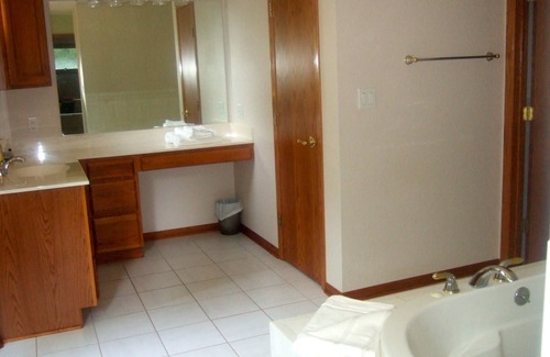 Ames Cama Y Desayuno | Loya's Little House Bed & Breakfast