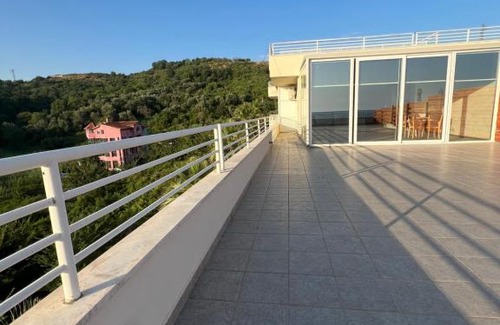 Shkembi i Kavajes Apartamento | LR apartment 2-bedrooms beautiful sea view