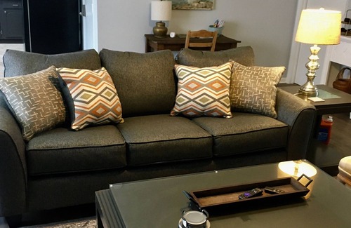 Gravel Ridge Casa | LRAFB Cozy CrashPad 1.5 m from back gate of Air Base!