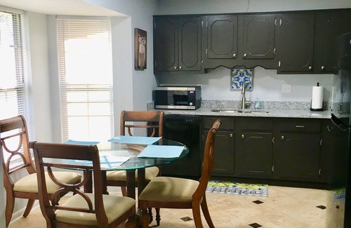 Gravel Ridge Casa | LRAFB Cozy CrashPad 1.5 m from back gate of Air Base!