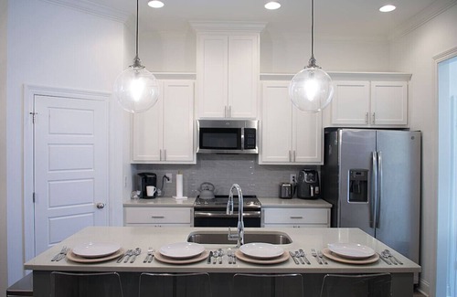 Highlands - Perkins Casa | @LSU-2 HOMES-6 BdRm Mid/LongTerm
