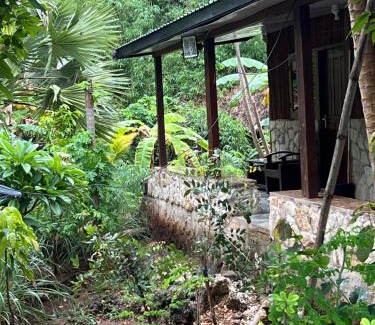 Rote Island Complejo | Lualemba Bungalow Resort