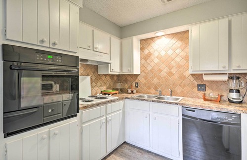 Heart of Lubbock Casa | Lubbock Townhome w / Grill -5 minutos a TTU y el centro