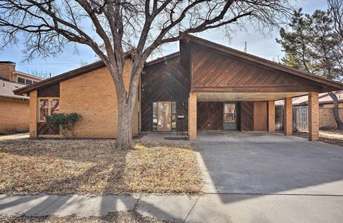 Heart of Lubbock Casa | Lubbock Townhome w / Grill -5 minutos a TTU y el centro