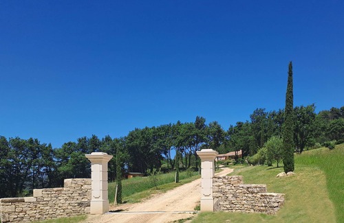 Saint-Martin-de-Castillon Villa | Provence, Luberon, Domaine de Battarel, Magnífica propiedad de 40,000 m2